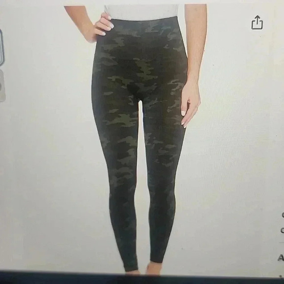 SPANX CAMO LEGGINGS SIZE M - Picture 1 of 6